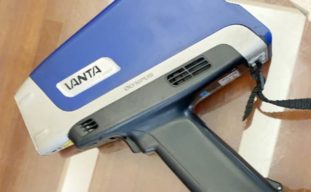 Handheld Analyzer "X-ray generator" (Olympus Vanta C Series)